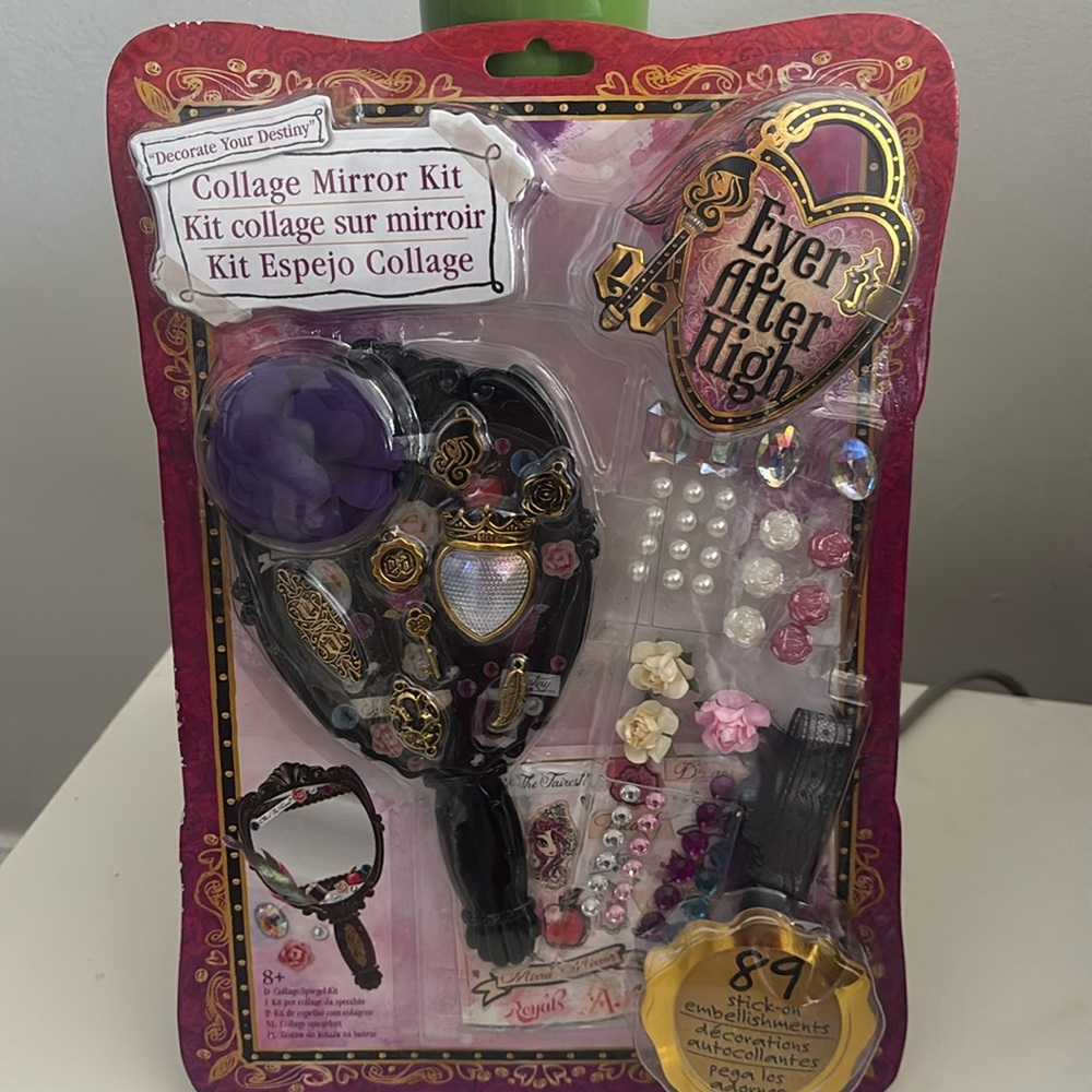 EVER AFTER HIGH Collage Mirror Kit - Purple and Gold NEW Sealed